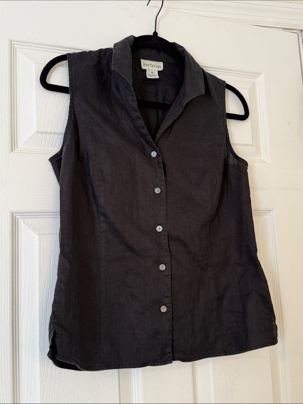 Ann Taylor Black Sleeveless Button-Down Linen Shirt size 10